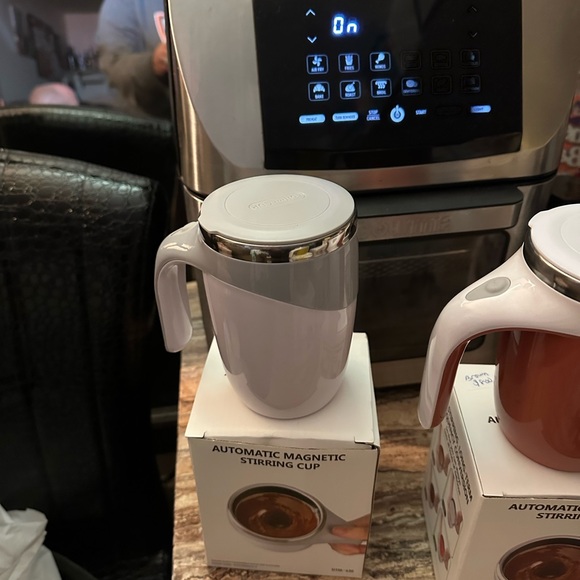 Automatic Magnetic Stirring Cup in Pink - Picture 1 of 10